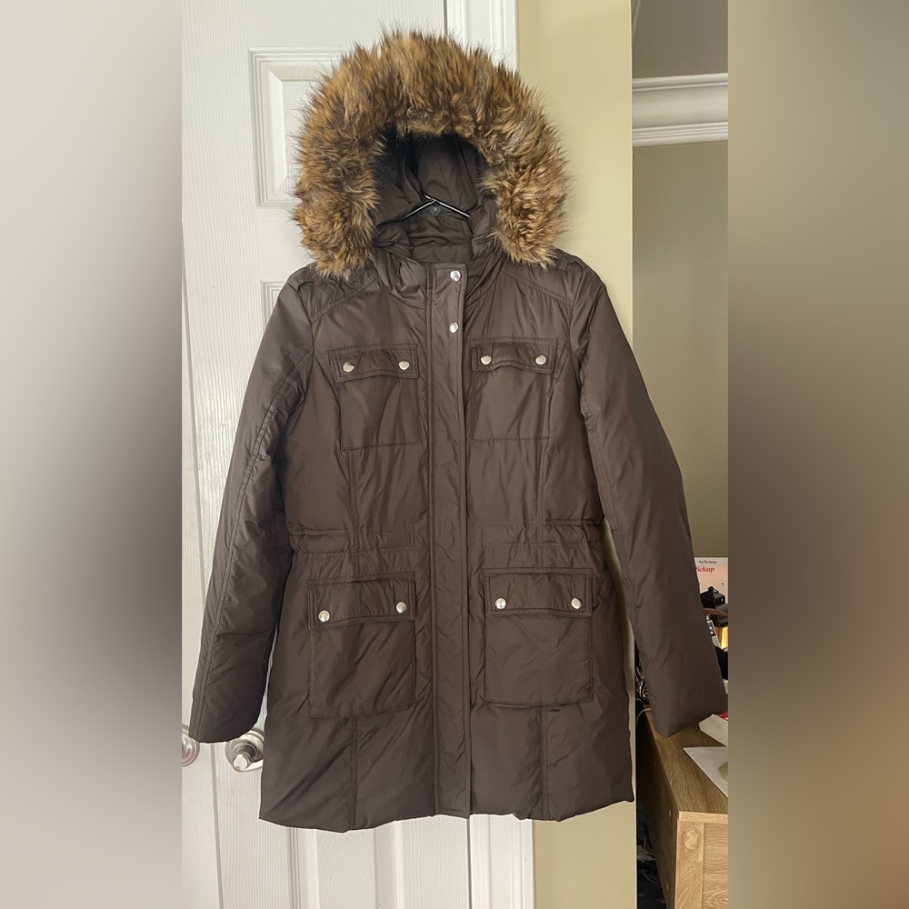 Aqua brand Brown Parka w removable Fur-Trimmed hood. Down/feather lining.